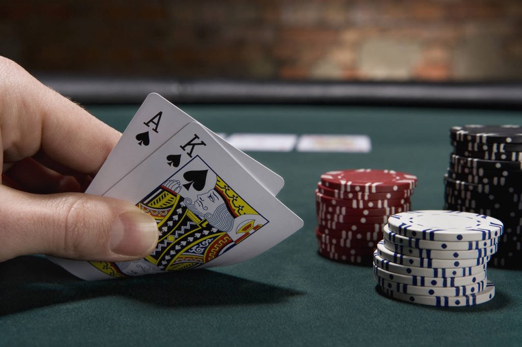 playing poker in the internet